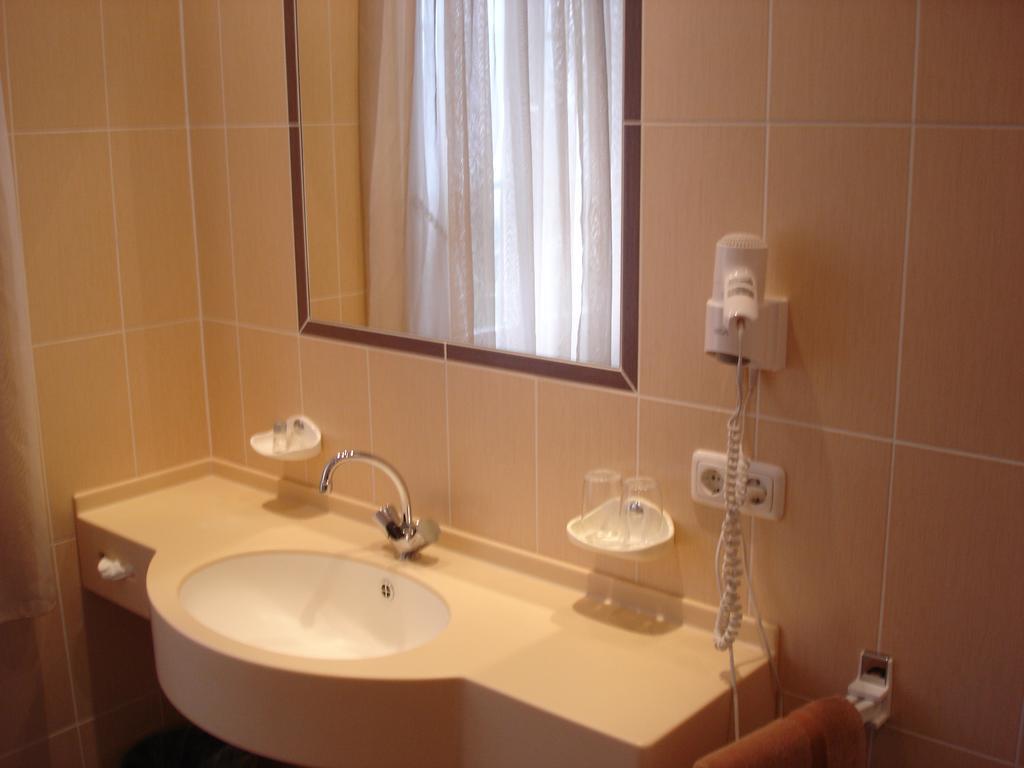 Rhein-Hotel Andernach Dış mekan fotoğraf