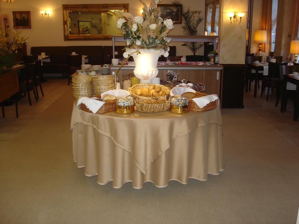 Rhein-Hotel Andernach Dış mekan fotoğraf